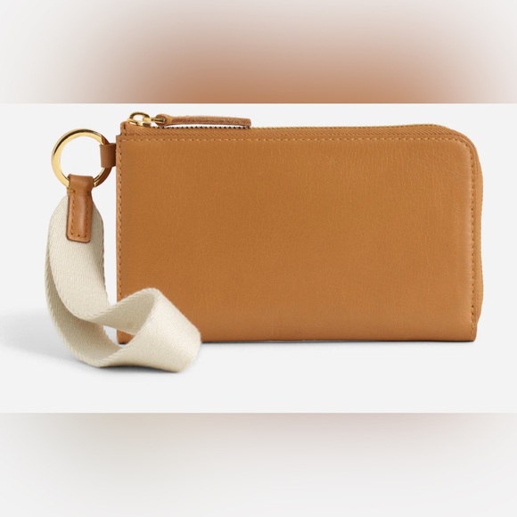 Madewell Handbags - NWOT Madewell The Essential Zip Clutch